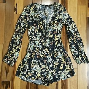 🌟Jessica Simpson Floral Romper / Jumpsuit